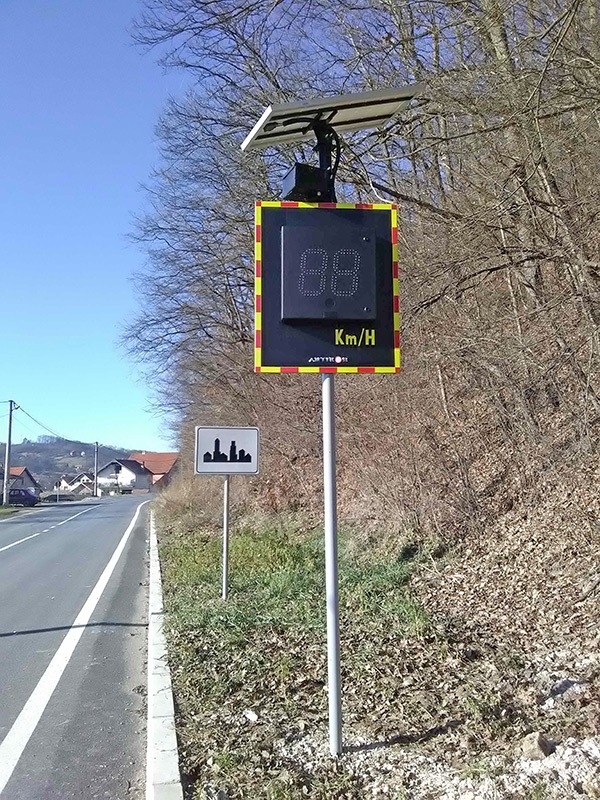 Radar za merenje i prikaz brzine